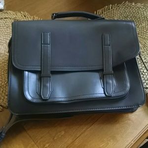 Totally trendy leather briefcase
